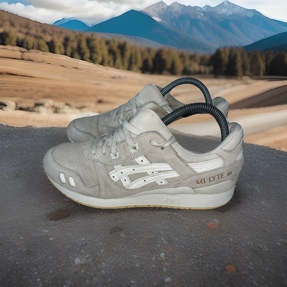 Rare Women's ASICS GEL LYTE III Trainers Causal Shoes Size 8.5 HL7E5 Stylish - Picture 1 of 16